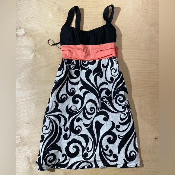 Strappy Dress by Dress Barn size 4 (IO) - Picture 5 of 12